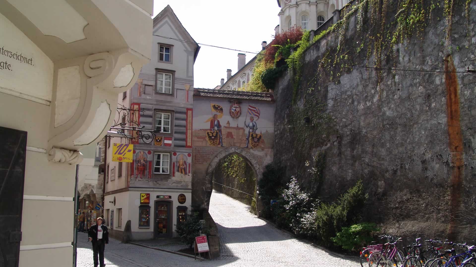 Steyr: Kleine historische Stadt in der Nationalpark Region